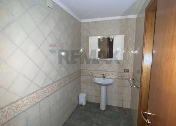 Bagno - Commercial Premises Via Mariano Stabile
 
172, Palermo - photo 16
