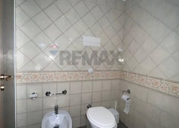 Bagno - Commercial Premises Via Mariano Stabile
 
172, Palermo - photo 17