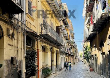 Edificio all\'aperto - Trilocale Via Porta Di Castro
 
217, Palermo - foto 2