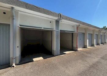 Foto 2 - Box Via Trento, Vinovo - photo 2