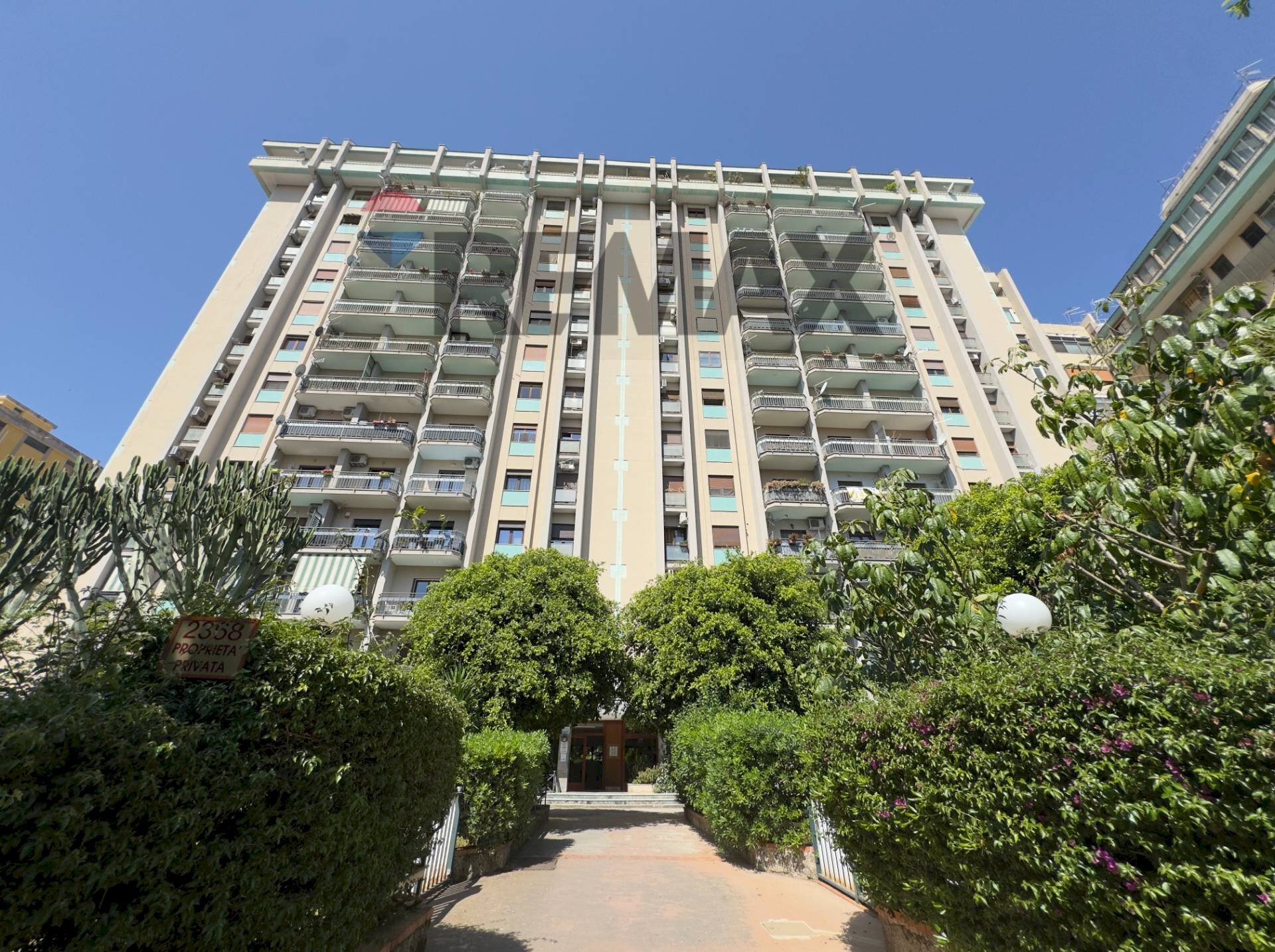 Edificio all\'aperto - Appartamento viale regione siciliana
 
2368, Palermo - foto 1