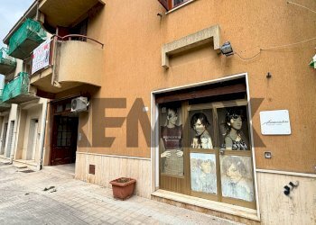 Edificio all\'aperto - Casa indipendente Via vespri
 
347, Valderice - foto 30