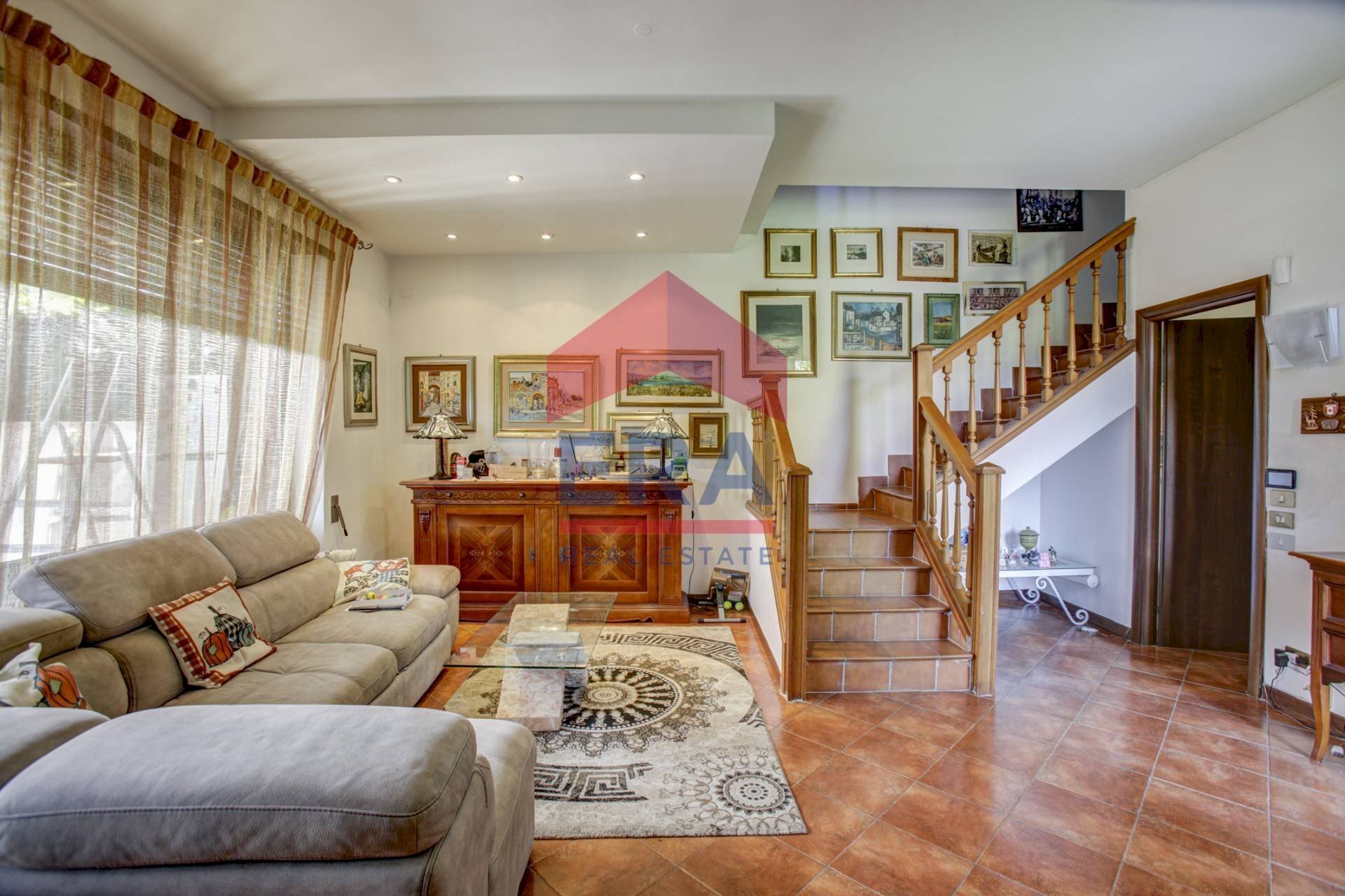 Salone - Villa Viale Piave
 
10, Ardea - photo 1