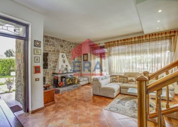 Salone - Villa Viale Piave
 
10, Ardea - photo 9