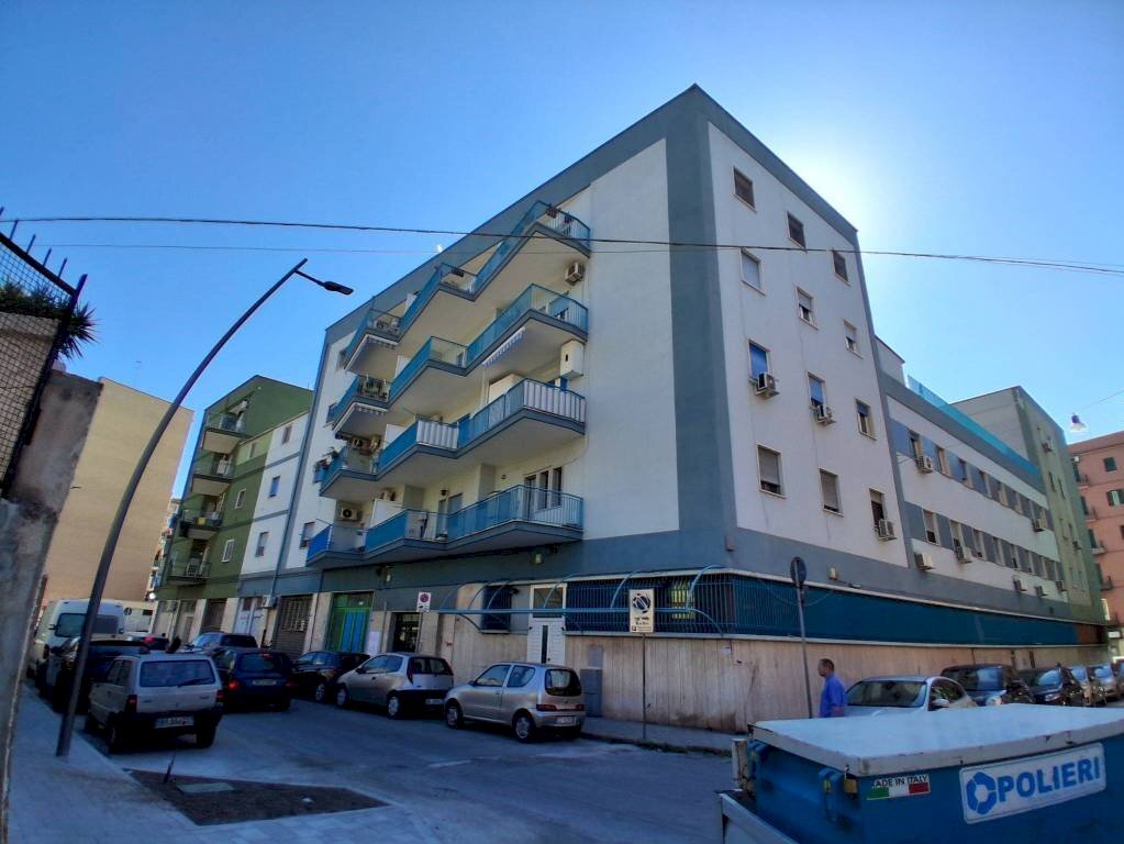 Facciata - Apartment via Generale Giorgio Basta, 62, Taranto - photo 1
