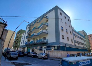 Facciata - Apartment via Generale Giorgio Basta, 62, Taranto - photo 1