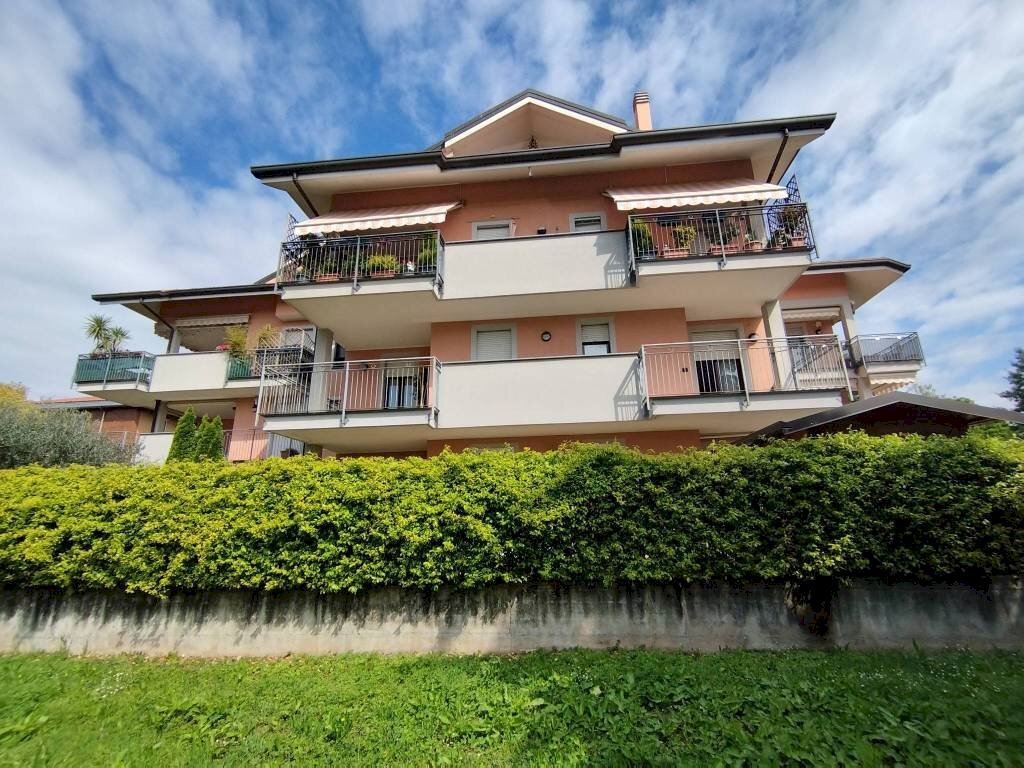 Facciata - Three-room apartment via Don Giuseppe Cottolengo, 10, Rho - photo 2