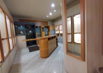 Interno non residenziale - Negozio corso Giuseppe Garibaldi, 97, Rho - foto 2