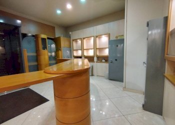 Interno non residenziale - Negozio corso Giuseppe Garibaldi, 97, Rho - foto 4