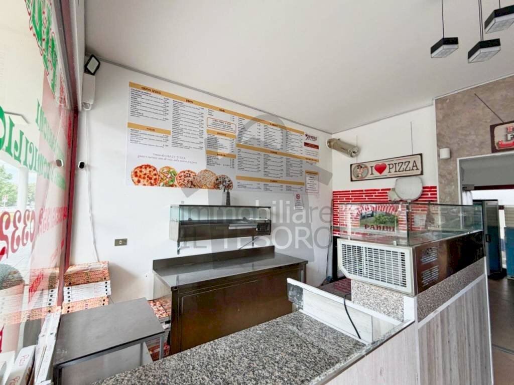 Interno non residenziale - Restaurant via Primo Levi, Verucchio - photo 1