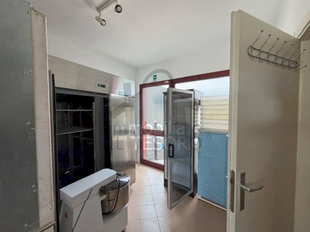 Interno non residenziale - Restaurant via Primo Levi, Verucchio - photo 3