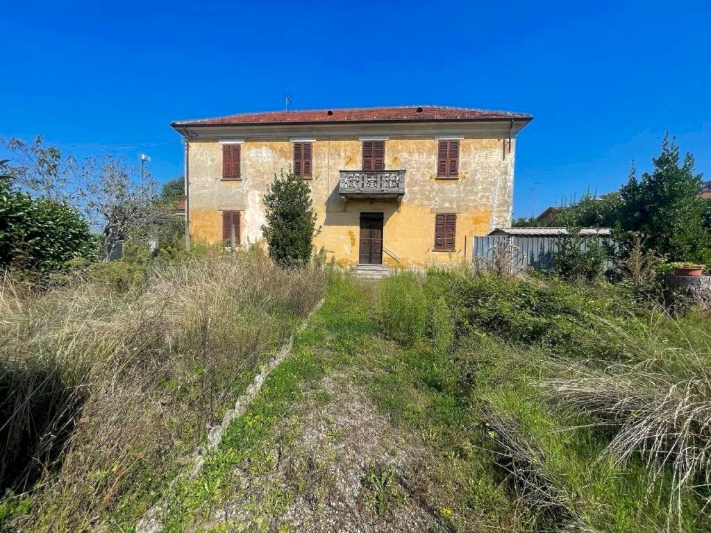 Facciata - Appartamento via Francesco Crispi, Novi Ligure - foto 3