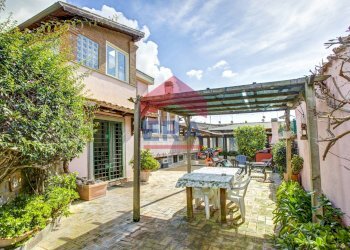 vista esterna - Villa a Schiera Via Bronzolo
 
20, Roma - foto 3