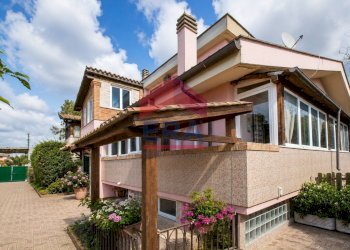 facciata 1 - Villa a Schiera Via Bronzolo, Roma - foto 1