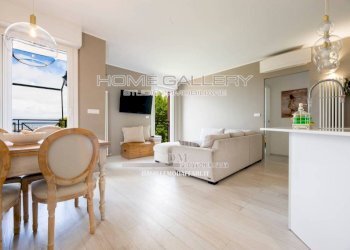 Salone - Three-room apartment via dei Narcisi, Genova (neighborhood Quarto) - photo 2