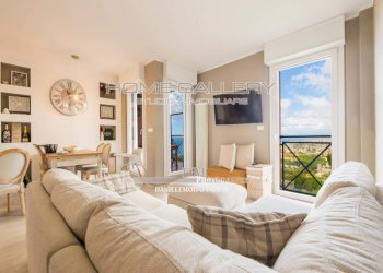 Salone - Three-room apartment via dei Narcisi, Genova (neighborhood Quarto) - photo 5