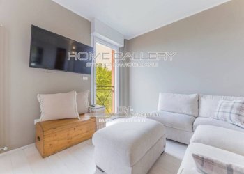 Salone - Three-room apartment via dei Narcisi, Genova (neighborhood Quarto) - photo 11