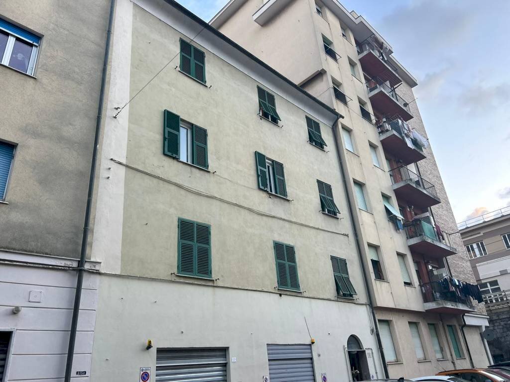 Facciata - Appartamento via Gaz, Genova (zona Sampierdarena) - foto 3