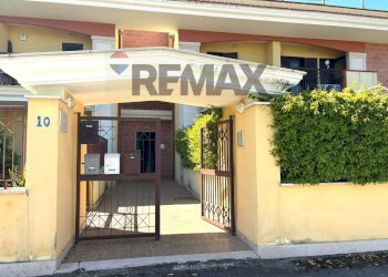 Edificio all\'aperto - Semi-detached house VICO GIACOMO PUCCINI
 
10, Trani - photo 2