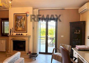 Soggiorno - Semi-detached house VICO GIACOMO PUCCINI
 
10, Trani - photo 6