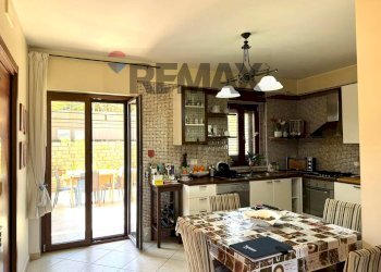 Cucina - Semi-detached house VICO GIACOMO PUCCINI
 
10, Trani - photo 9