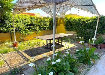 Giardino - Semi-detached house VICO GIACOMO PUCCINI
 
10, Trani - photo 24
