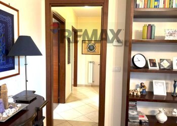 Hall / corridoio - Semi-detached house VICO GIACOMO PUCCINI
 
10, Trani - photo 29