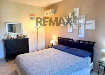Camera / camera da letto - Semi-detached house VICO GIACOMO PUCCINI
 
10, Trani - photo 44