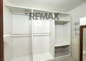 Cabina armadio - Semi-detached house VICO GIACOMO PUCCINI
 
10, Trani - photo 47