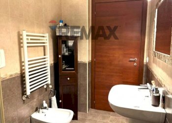 Bagno - Semi-detached house VICO GIACOMO PUCCINI
 
10, Trani - photo 31