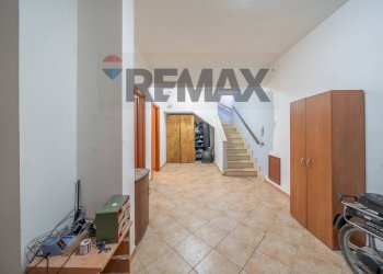 Hall / corridoio - Villa Via Tanaro
 
30, Ardea - photo 11