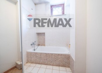 Bagno - Villa Via Tanaro
 
30, Ardea - photo 16