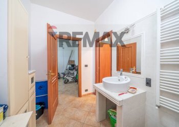 Bagno - Villa Via Tanaro
 
30, Ardea - photo 18