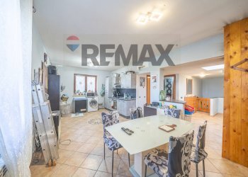 Sala da pranzo - Villa Via Tanaro
 
30, Ardea - photo 22