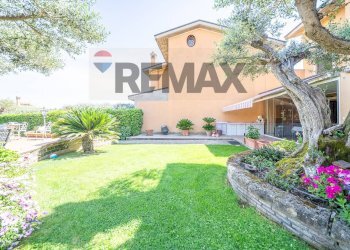 Giardino - Semi-detached house Via Grotte Maria
 
1, Frascati - photo 13