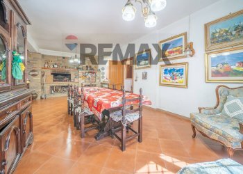 Sala da pranzo - Semi-detached house Via Grotte Maria
 
1, Frascati - photo 44