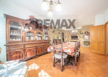 Sala da pranzo - Semi-detached house Via Grotte Maria
 
1, Frascati - photo 45