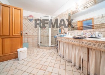 Bagno - Semi-detached house Via Grotte Maria
 
1, Frascati - photo 60