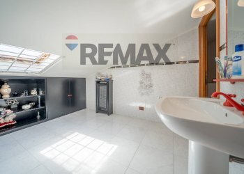 Bagno - Semi-detached house Via Grotte Maria
 
1, Frascati - photo 62
