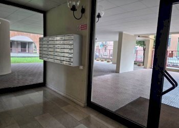 Interno palazzo - Three-room apartment via Isonzo, 6, Sesto San Giovanni - photo 3