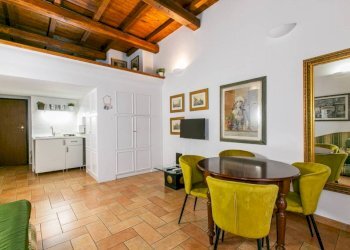 Salone - Two-room apartment via della Reginella, 6, Roma (neighborhood Centro Storico) - photo 6