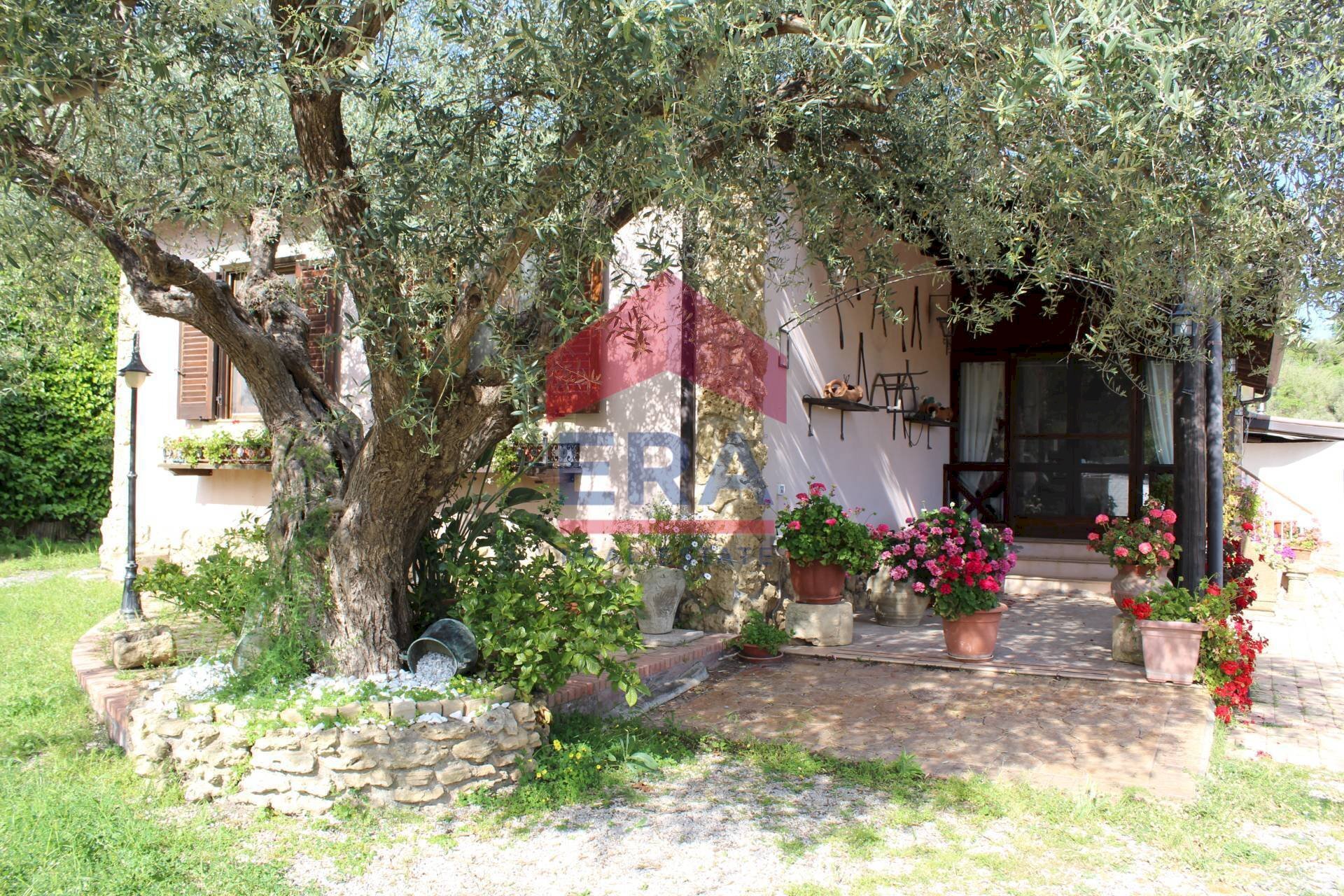 Foto 2 - Villa CONTRADA URSELLUZZO
 
SNC, Agira - foto 2
