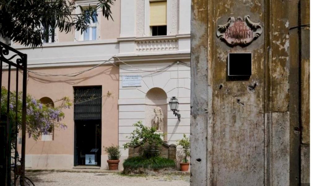 Cortile interno - Trilocale via Margutta, Roma (zona Centro Storico) - foto 3
