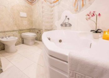 Bagno - Trilocale via Margutta, Roma (zona Centro Storico) - foto 16