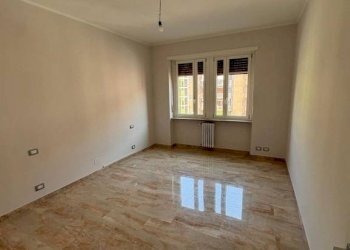 Camera da letto - Appartamento corso 4 Novembre, 56, Alessandria - foto 17