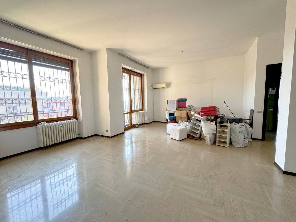 Salone - Four-room apartment via Niccolò Paganini, 34, Monza - photo 2