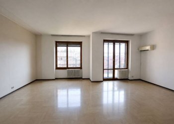 Salone - Four-room apartment via Niccolò Paganini, 34, Monza - photo 6
