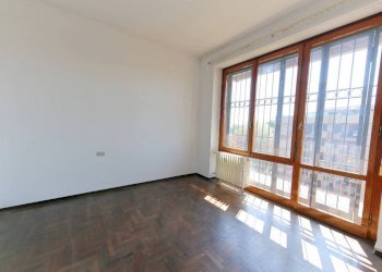 Camera da letto - Four-room apartment via Niccolò Paganini, 34, Monza - photo 7