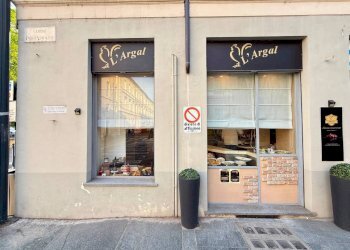 Facciata - Alimentari - Gastronomia piazza Vittorio Veneto, 5, Pinerolo - foto 3