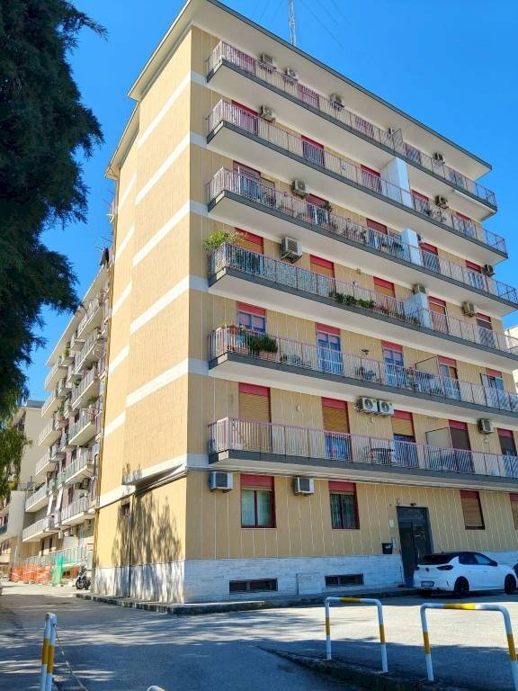 Facciata - Appartamento via Giuseppe Capriati, 24, Bari - foto 2